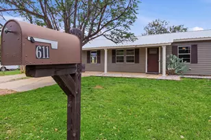 611 Pecan, Cottonwood Shores, TX 78657 - Photo 3