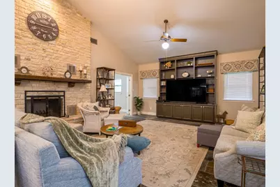 313 Meadowlakes Drive, Meadowlakes, TX 78654 - Photo 19