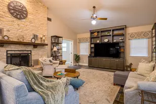 313 Meadowlakes Dr, Meadowlakes, TX 78654 - Photo 19