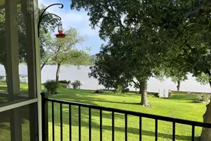 313 Meadowlakes Dr, Meadowlakes, TX 78654 - Photo 31