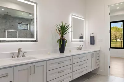 105 Barefoot, Horseshoe Bay, TX 78657 - Photo 19