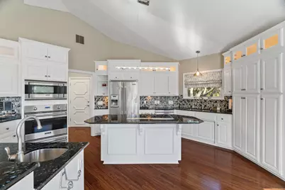 819 Broken Arrow, Horseshoe Bay, TX 78657 - Photo 9