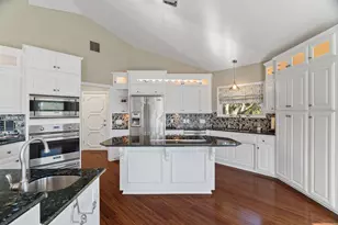 819 Broken Arrow, Horseshoe Bay, TX 78657 - Photo 9