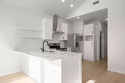 306 S Avenue P, Marble Falls, TX 78654 - Photo 9