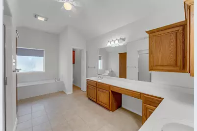 107 N Oak Vista Drive, Burnet, TX 78611 - Photo 9