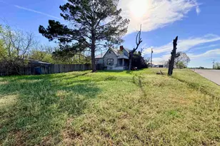 408 W Main St, Llano, TX 78643 - Photo 5