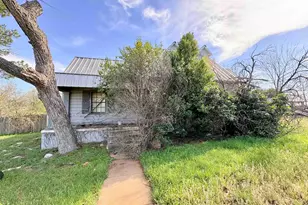 408 W Main St, Llano, TX 78643 - Photo 1