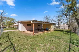 901 N Hill St, Burnet, TX 78611 - Photo 21