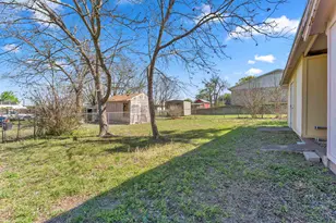 901 N Hill St, Burnet, TX 78611 - Photo 19