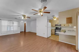 901 N Hill St, Burnet, TX 78611 - Photo 5