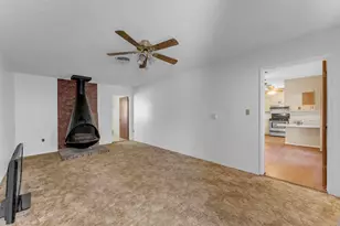 901 N Hill St, Burnet, TX 78611 - Photo 9