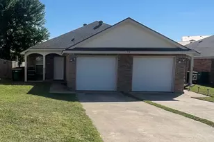 704 Claremont Pkwy, Marble Falls, TX 78654 - Photo 1