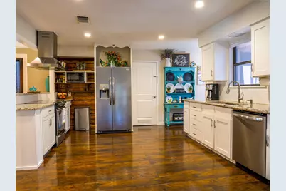 252 Meadowlakes Drive, Meadowlakes, TX 78654 - Photo 5