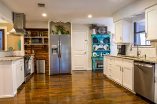 252 Meadowlakes Dr, Meadowlakes, TX 78654 - Photo 5