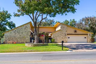 252 Meadowlakes Dr, Meadowlakes, TX 78654 - Photo 23