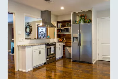 252 Meadowlakes Drive, Meadowlakes, TX 78654 - Photo 7