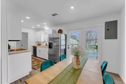 703 N Pierce St, Burnet, TX 78611 - Photo 5