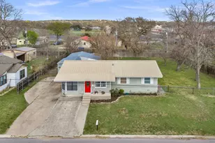 703 N Pierce St, Burnet, TX 78611 - Photo 17