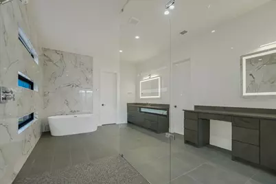 105 Via Roma Court, Horseshoe Bay, TX 78657 - Photo 19