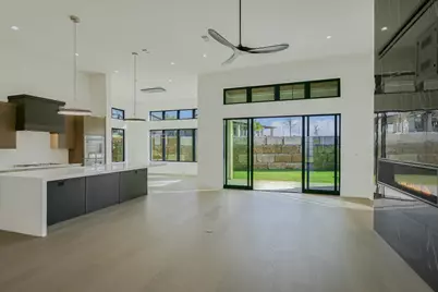 105 Via Roma Court, Horseshoe Bay, TX 78657 - Photo 5