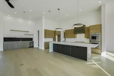 105 Via Roma Court, Horseshoe Bay, TX 78657 - Photo 11