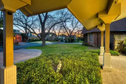 402 Meadowlakes Dr, Meadowlakes, TX 78654 - Photo 27