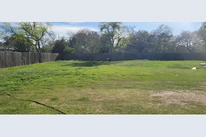 207 Munro Street, Liberty Hill, TX 78642 - Photo 5