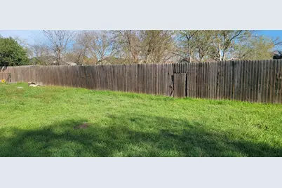 207 Munro Street, Liberty Hill, TX 78642 - Photo 3