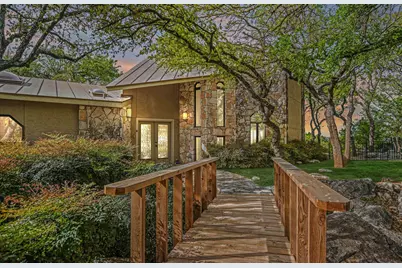 900 Sharp Rock, Horseshoe Bay, TX 78657 - Photo 3