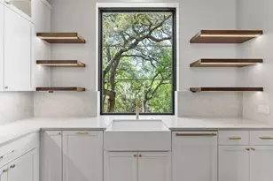 705 Trails Pkwy, Horseshoe Bay, TX 78657 - Photo 9