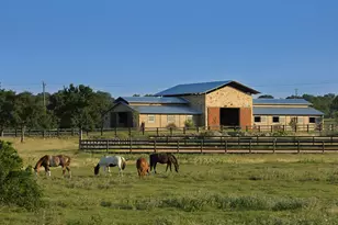 705 Trails Pkwy, Horseshoe Bay, TX 78657 - Photo 43