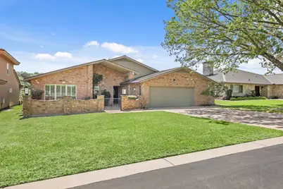 203 Longhorn, Horseshoe Bay, TX 78657 - Photo 3