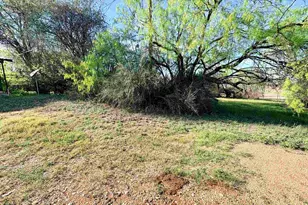 607 Lauderdale, Llano, TX 78643 - Photo 13