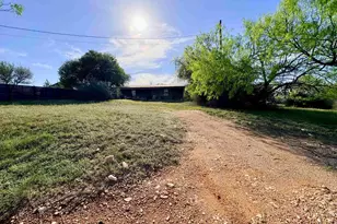 607 Lauderdale, Llano, TX 78643 - Photo 7