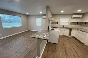 809 S Pierce St, Burnet, TX 78611 - Photo 5