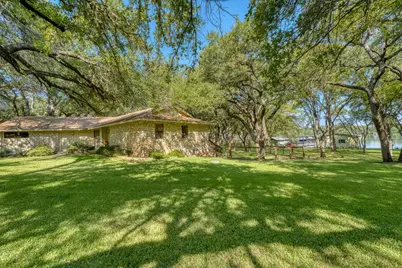 406 Lakeview Dr, Horseshoe Bay, TX 78657 - Photo 9