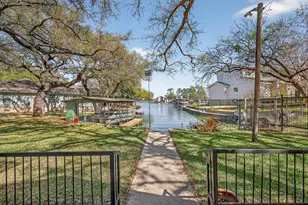 102 Cove Ln, Sunrise Beach, TX 78643 - Photo 3