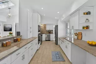 102 Cove Ln, Sunrise Beach, TX 78643 - Photo 13