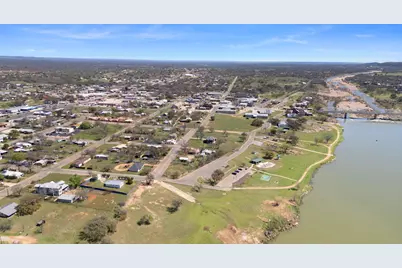 408 W Tarrant St, Llano, TX 78643 - Photo 9