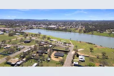408 W Tarrant St, Llano, TX 78643 - Photo 1