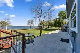 515 E Island Dr, Bluffton, TX 78607 - Photo 27