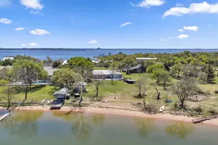 515 E Island Dr, Bluffton, TX 78607 - Photo 1