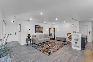 515 E Island Dr, Bluffton, TX 78607 - Photo 5