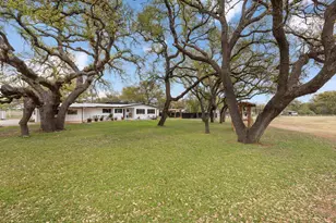 639 E Hwy 71, Llano, TX 78643 - Photo 31