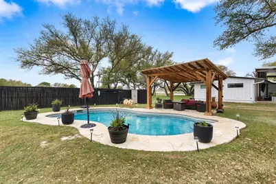 639 E Highway 71, Llano, TX 78643 - Photo 37