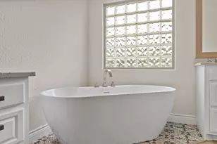 106 San Saba Ct, Horseshoe Bay, TX 78657 - Photo 29