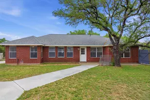 203 Crestview Dr, Johnson City, TX 78636 - Photo 35