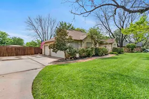 267 Meadowlakes Dr, Meadowlakes, TX 78654 - Photo 3