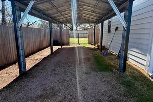 404 W Haynie St, Llano, TX 78643 - Photo 17