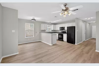 1502 N Claremont Circle, Marble Falls, TX 78654 - Photo 9